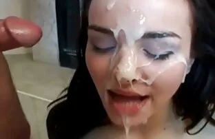 XXX Peed पर सेक्सी वीडियो पिक्चर ब्लू में के मुंह के युवा सौंदर्य Suzanne