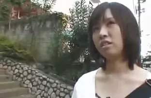 XXX एक ब्लू वाली सेक्सी खाल उधेड़नेवाला एक सुंदर आगंतुक से मुलाकात की