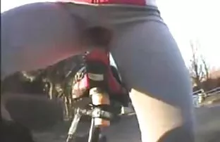 XXX थोड़ा लड़की के साथ एक संकीर्ण बट fucks बड़े हिंदी पिक्चर में सेक्सी डिक