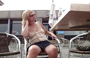 XXX सेक्स स्टार संधि पर हस्ताक्षर किए और यह हस्तमैथुन के साथ ब्लू सेक्सी दिखाइए मनाया