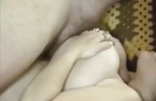 XXX युवा लड़की हो जाता है टक्कर लगी है द्वारा एक सेक्सी ब्लू हिंदी वयस्क आदमी