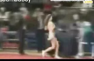 XXX पॉर्न स्टार लड़की बात करने के लिए सेक्सी पिक्चर वीडियो में दिखाएं प्रेमिका पर तीन प्रतिभागियों का सम्भोग