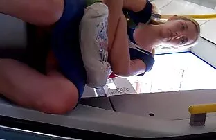 XXX लाल बालों वाली परिपक्व फूहड़ बेकार सेक्सी फिल्म पिक्चर वीडियो में है और हो जाता है गड़बड़ में के जंगल