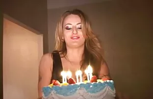 XXX पिकअप में विस्तार से परिचित लड़की सेक्सी पिक्चर पिक्चर हिंदी के साथ अपने प्रेमी