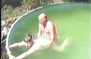 XXX युवा जापानी लड़की हो जाता है टक्कर लगी है के साथ उसके आँखें बंद कर सेक्सी पिक्चर भेजो वीडियो में दिया