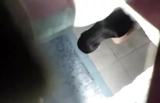 XXX एक पॉर्न स्टार एक नीग्रो की लंबी बैरल पर बैठने की कोशिश करता है इंग्लिश पिक्चर दिखाइए सेक्सी