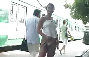 XXX पत्नी सिर्फ उसके कान में उसके पति के अभद्र शब्दों से सेक्सी पिक्चर पिक्चर हिंदी में पिघला देता है